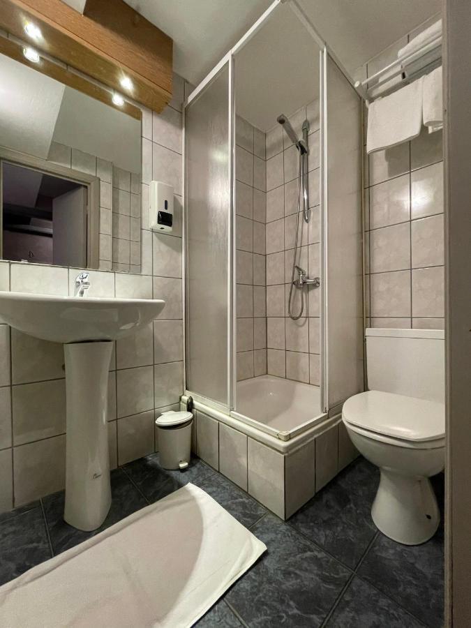 Hotel Les Arcades - La-Roche-En-Ardenne Екстериор снимка